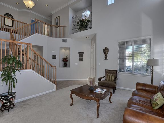 4th image of 832 Padova Dr