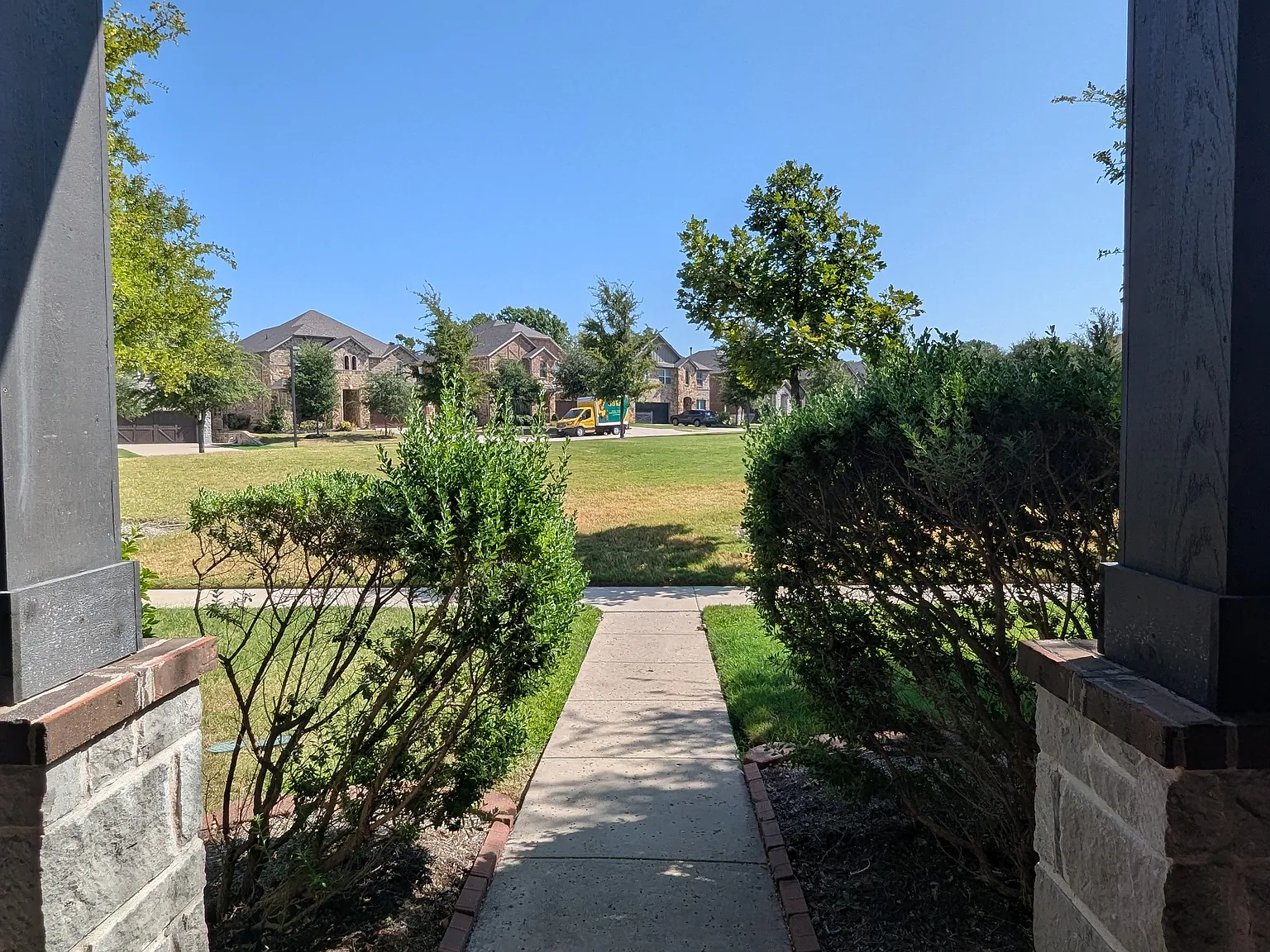 3 bed, 2.5 bath, 2283 sqft, $3,000 — Photo 4