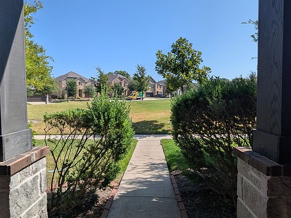 3rd image of 1327 Bailey Ln
