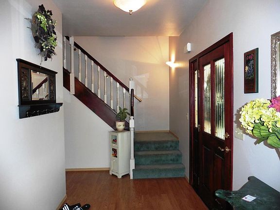4th image of 2403 Anita Pl NE