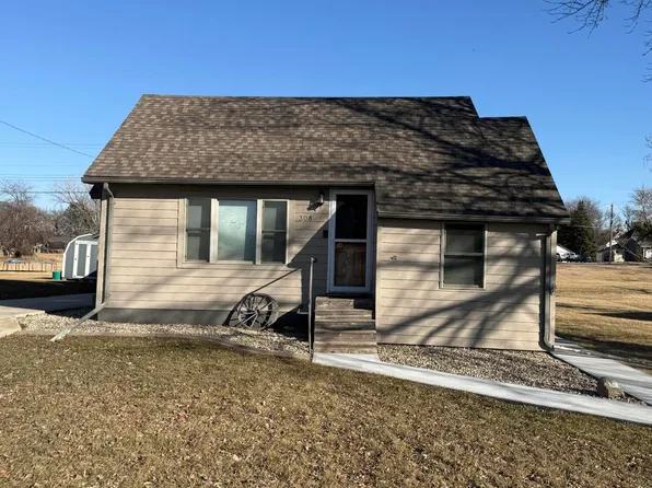 308 N 4th St, Parkston, SD 57366
