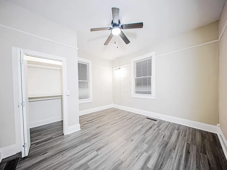 Victorian Village Apartments — Photo 26