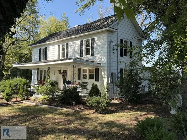 10188 Stage Coach Rd, Gretna, VA 24557