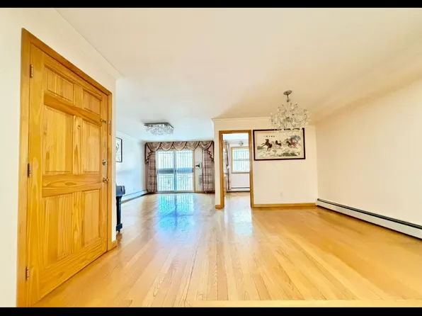 14478 Roosevelt Ave Floor 2, Flushing, NY 11354