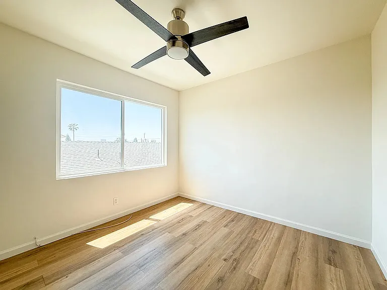 632 Parkman Ave #4 — Photo 8