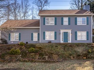 590 River Overlook Dr, Lawrenceville, GA 30043