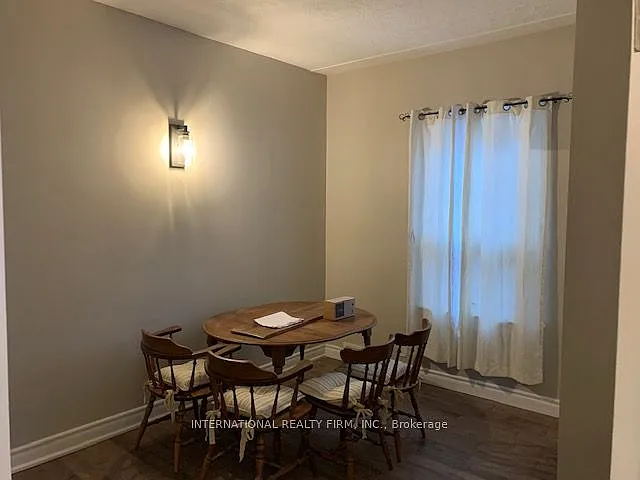 300 Locke St S #1 — Photo 16