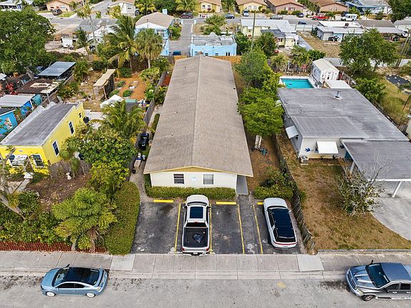 2nd image of 1122 N E Street