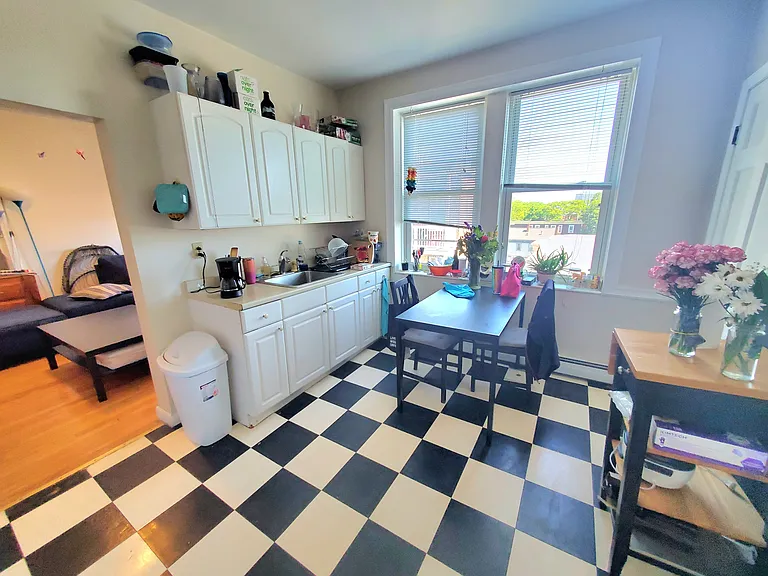 280 Brookline St #3R — Photo 3