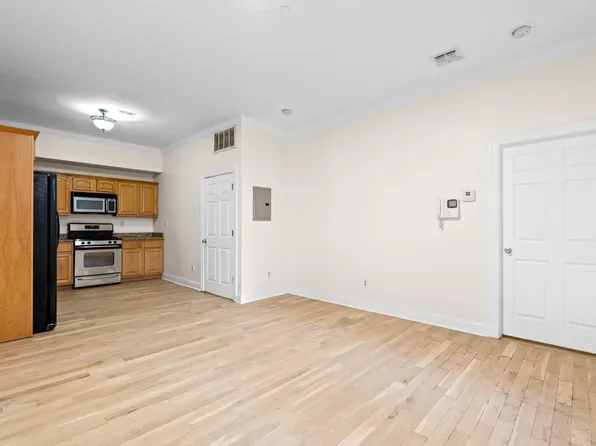 85 Broadway #105, Jersey City, NJ 07306