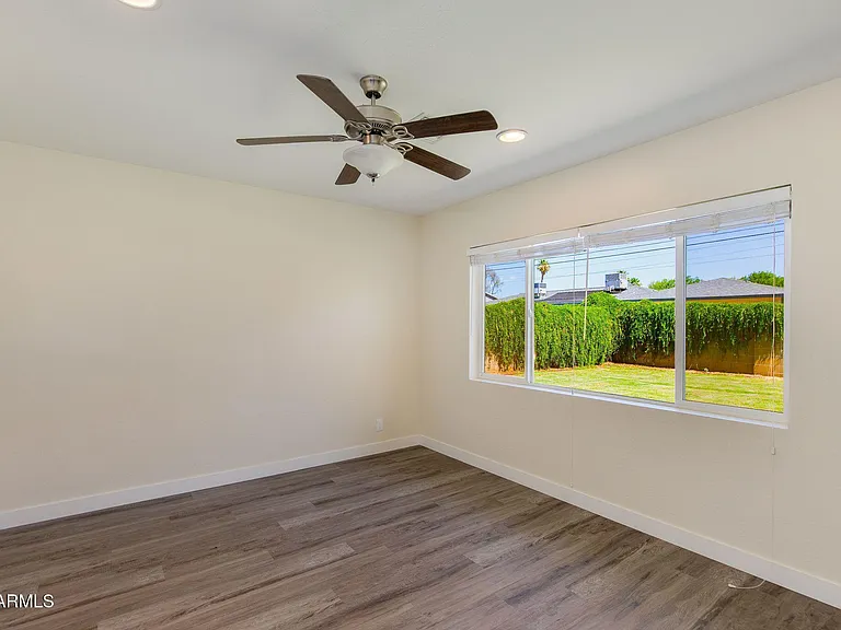 5002 E Mitchell Dr — Photo 21