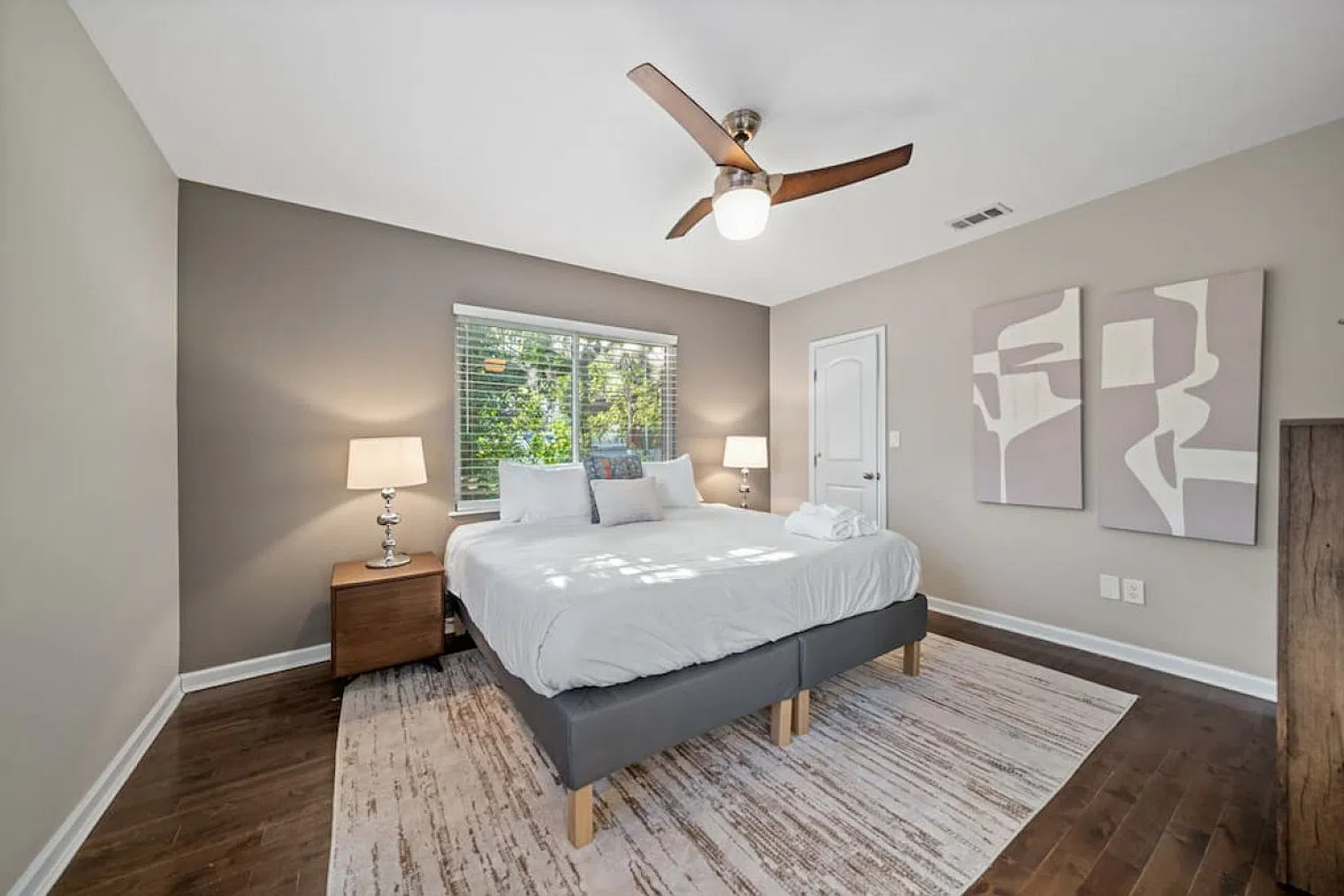 2 bed, 1.0 bath, 1076 sqft, $2,497 — Photo 4
