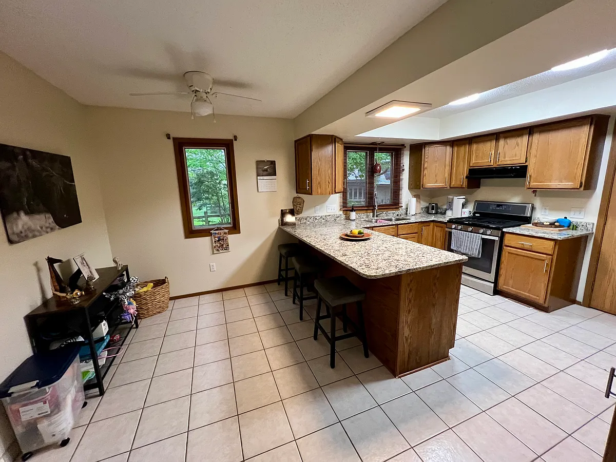 Building Photo - 2370 Amara Dr