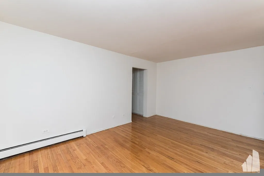 1 bed, 900 sqft, $1,600 — Photo 2