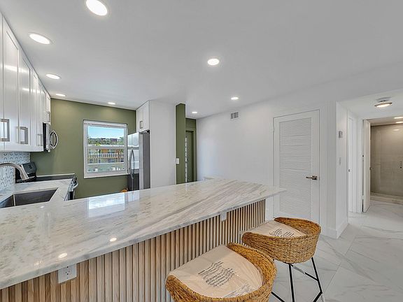 5th image of 9818 Marina Boulevard #1225