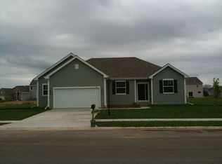 1337 Waters Edge Dr, Oconomowoc, WI 53066