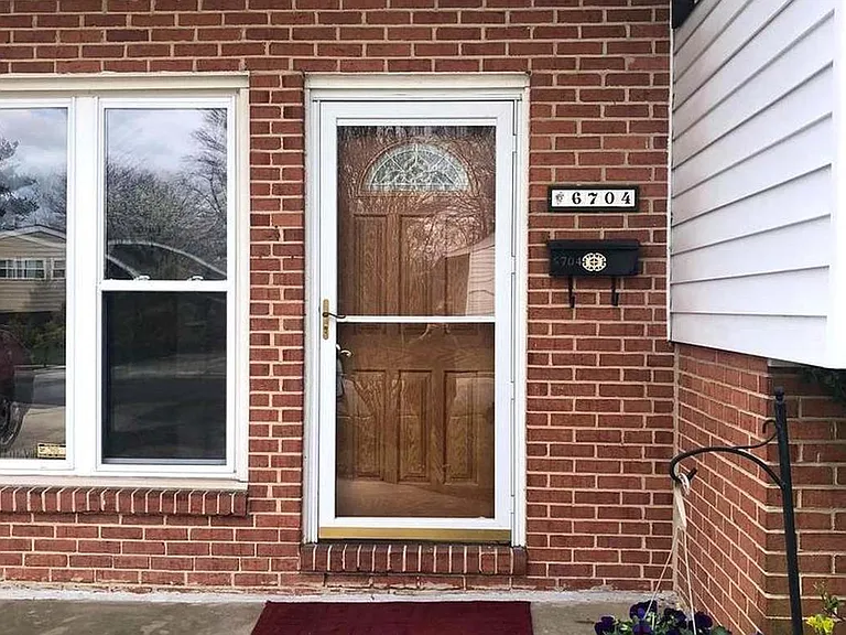 6704 Chippewa Dr — Photo 2