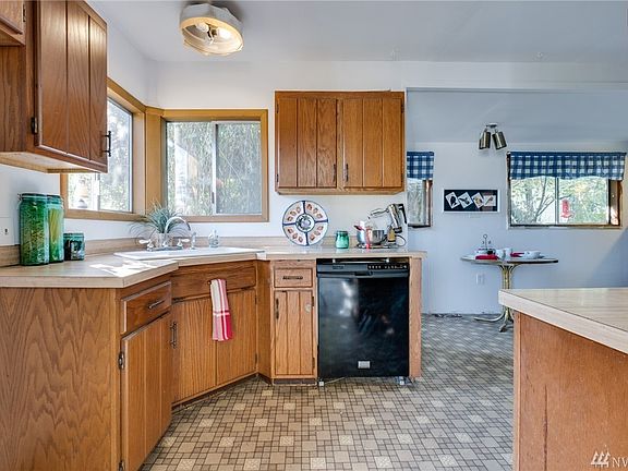 5th image of 2413 13th St