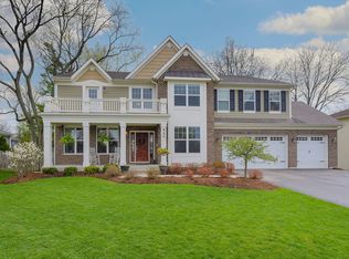 420 Parkway Dr, Wheaton, IL