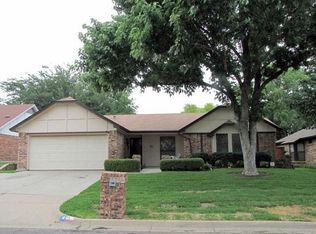 917 Thistle Ridge Ln, Arlington, TX 76017