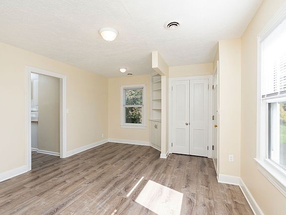 5th image of 144 River Rd