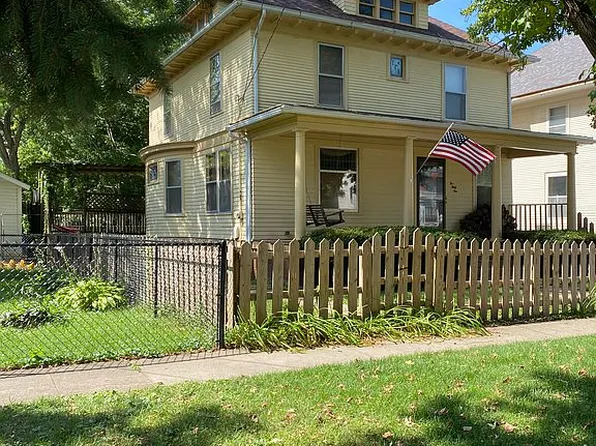 234 S 4th St, Monmouth, IL 61462