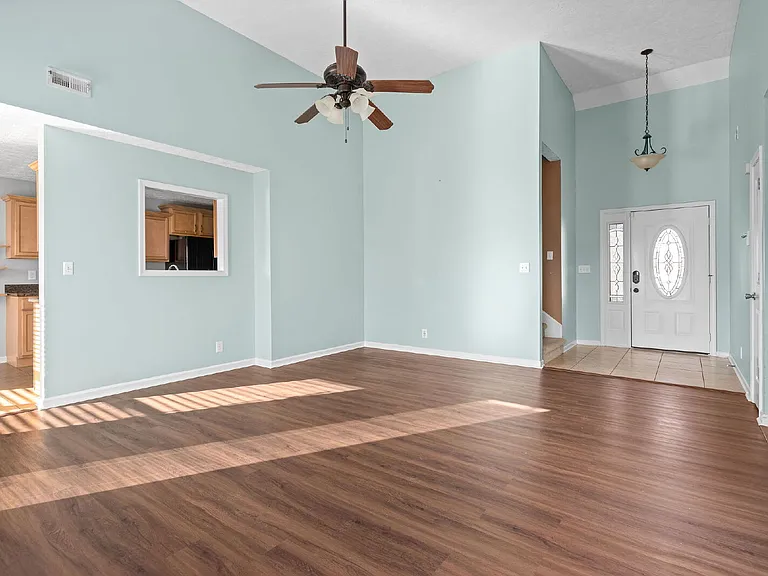3565 Southwood Dr — Photo 8