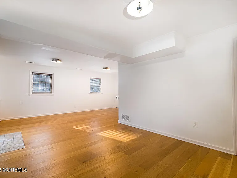 315 Beverly Way — Photo 21