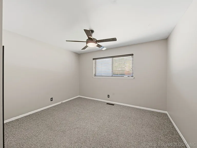 5811 E 61st Pl — Photo 17