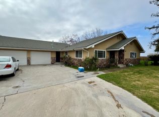 17617 W Belmont Ave, Kerman, CA 93630