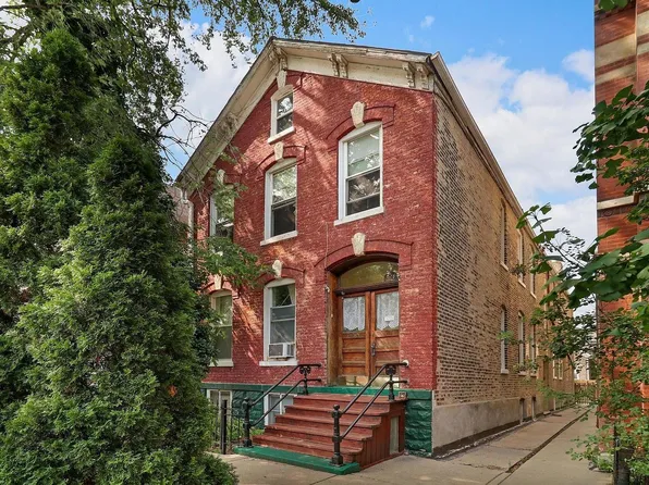 1430 W Superior St #2R, Chicago, IL 60642