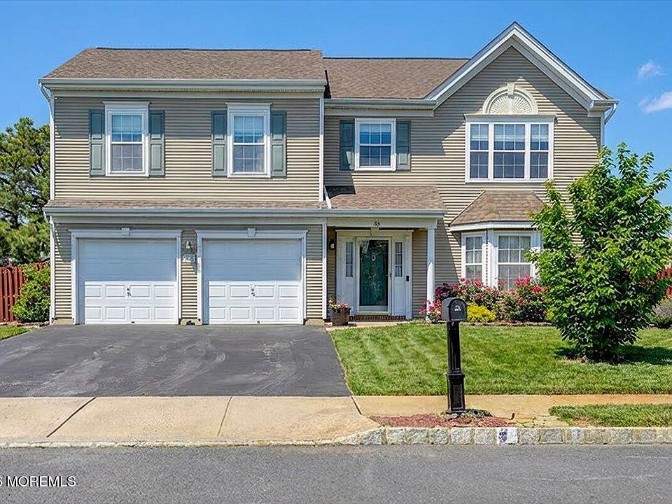 1st image of 90 Evesboro Lane