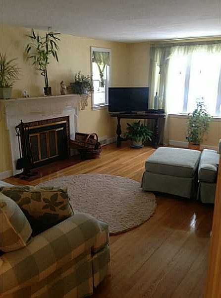 2nd image of 10 Juniper Dr