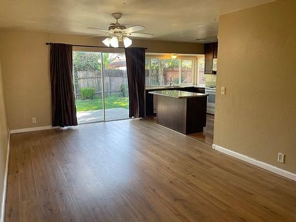 3rd image of 1219 Sanderling Dr