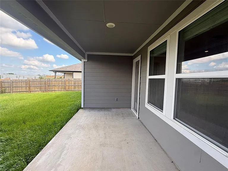 235 Sweetwater Creek Ln — Photo 21