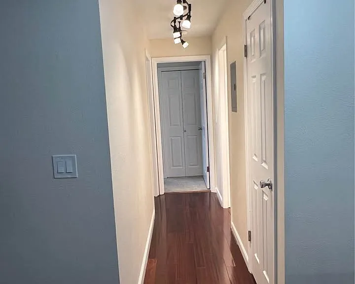 625 Manhattan Pl #208 — Photo 3