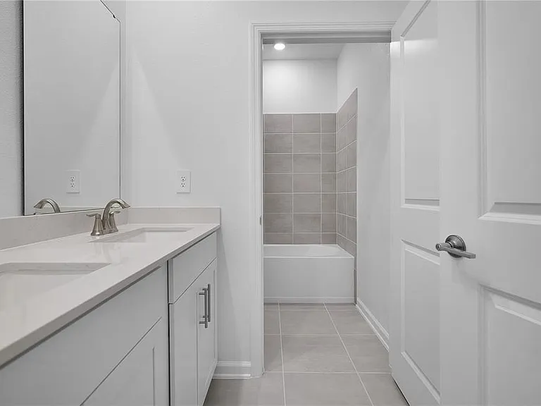 5529 Nina Way — Photo 13