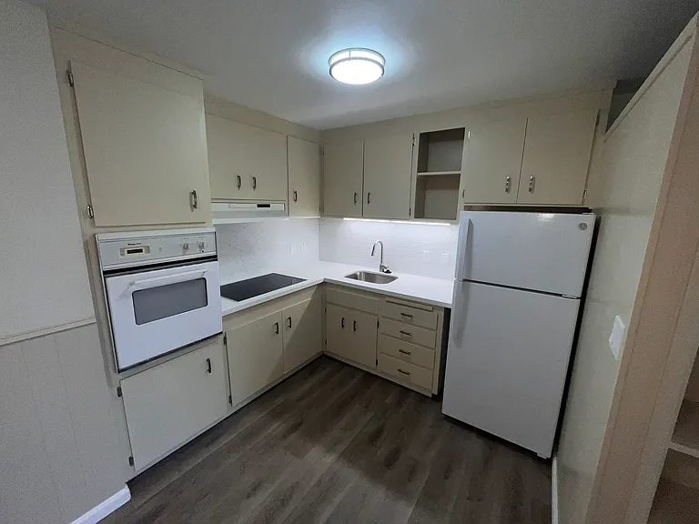 Lee Crest Apartments — Photo 14