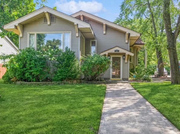 22 Wildwood Rd, Hammond, IN 46324