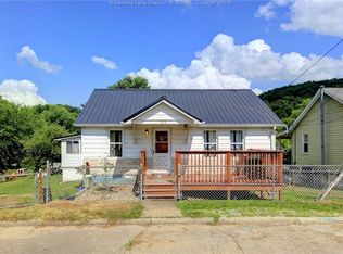 313 Hill St, Saint Albans, WV 25177