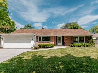 7040 N Crossway Rd, Milwaukee, WI 53217