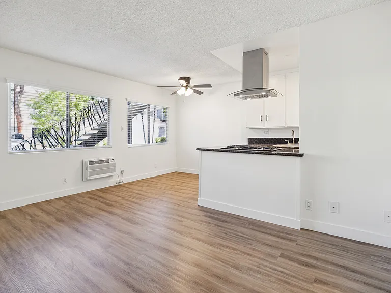 Sun Rose Villas — Photo 16