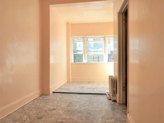 5th image of 4388 Richardson Ave