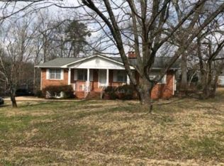 327 Hillcrest Dr, Anniston, AL 36206
