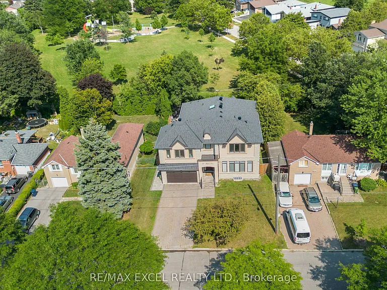 49 Kenton Dr — Photo 50