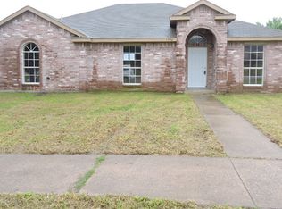 1332 Maple Ridge Dr, Mesquite, TX 75149