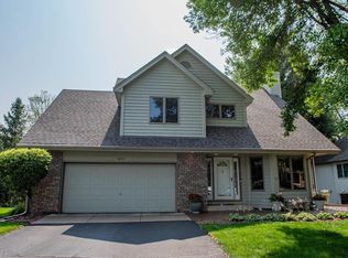 4654 Allendale Dr, Saint Paul, MN 55127