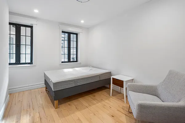 Sold by Nest Seekers International | media 19