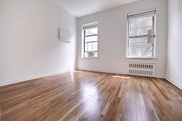 Rented by Urbane Brokerage | media 16