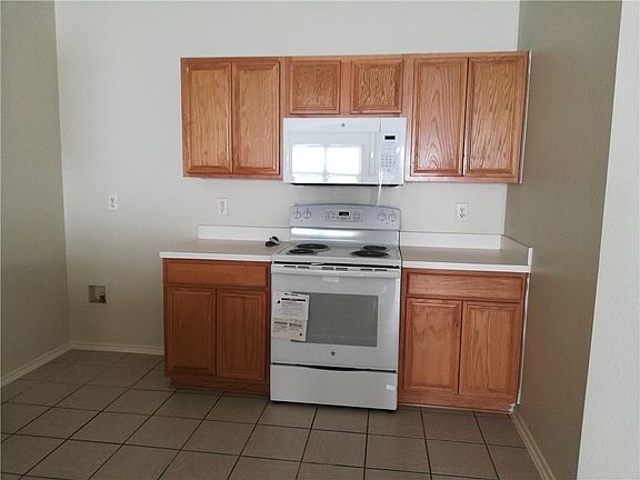 4th image of 501 Flowering Plum Ln